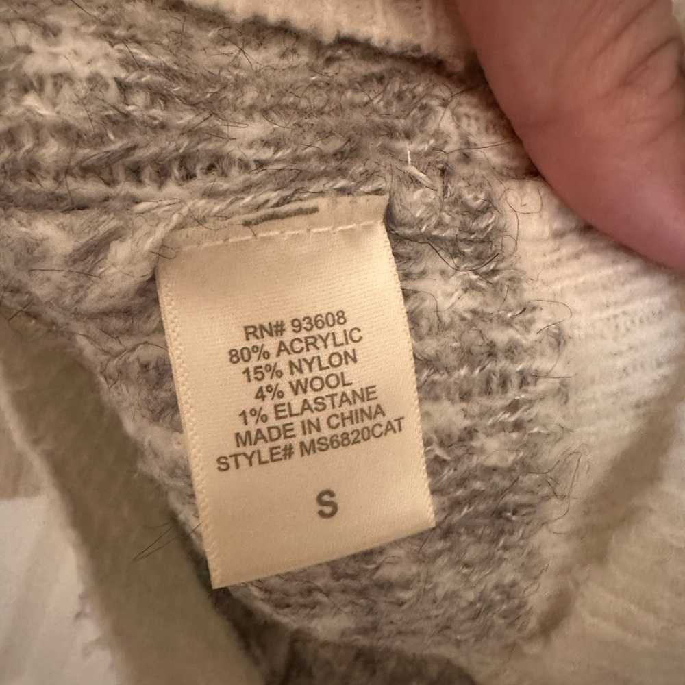 Soft Fuzzy Leopard Print Sweater V-Neck Small - Picture 4 of 4